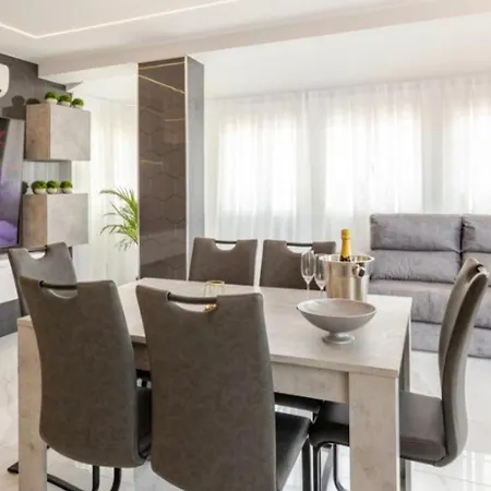 Azure Bliss Apartamento *