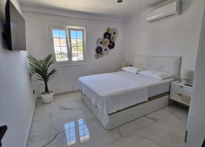 Azure Bliss Апартаменты Адехе